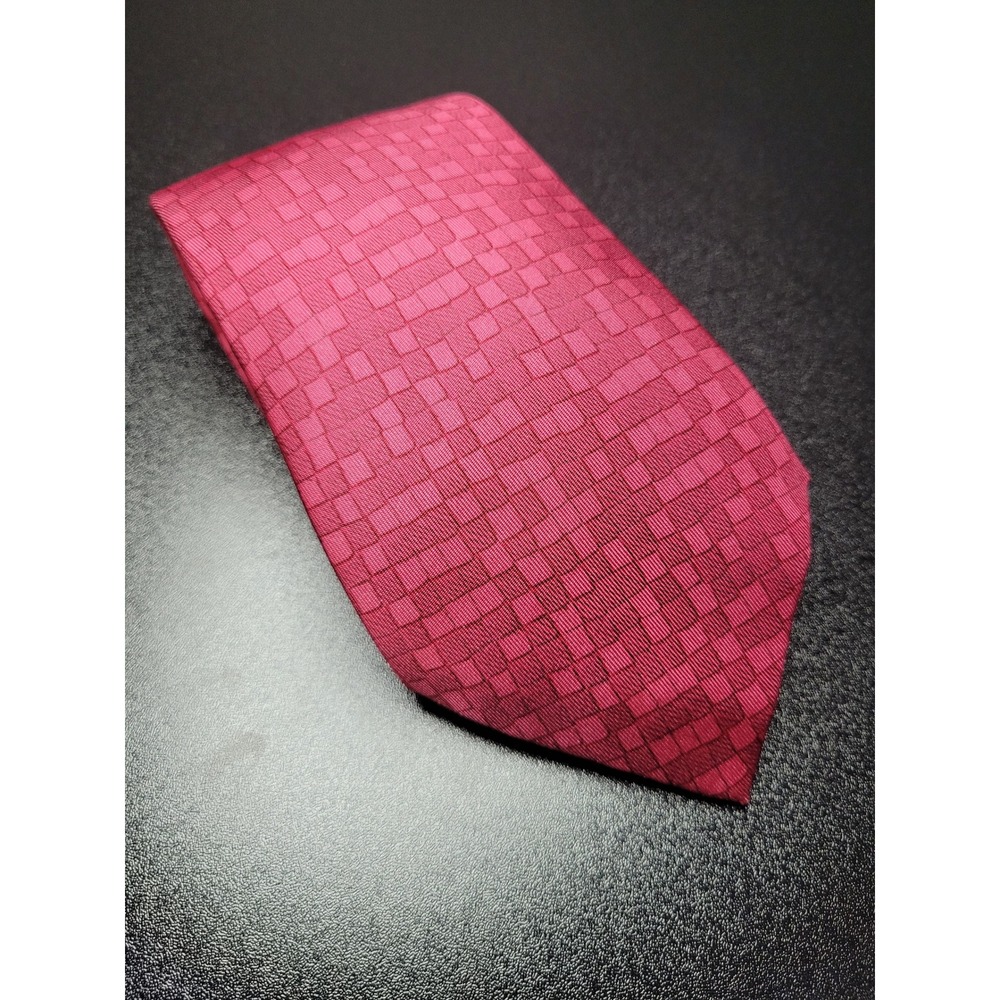 Hermes Men's Necktie Pink Geometric 100% Silk 3.5 x 58 Good